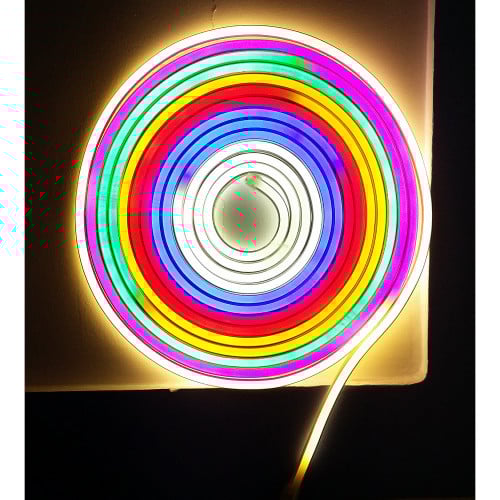 سلك مضيئ ملون