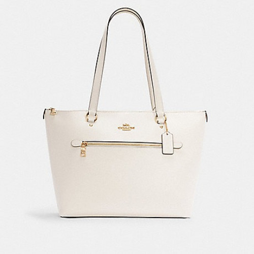 كوتش شنطة كتف ابيض