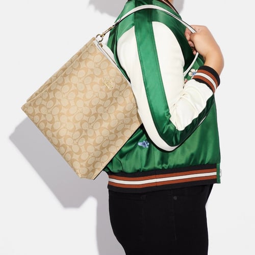 شنطة كوتش لوقو بعدة