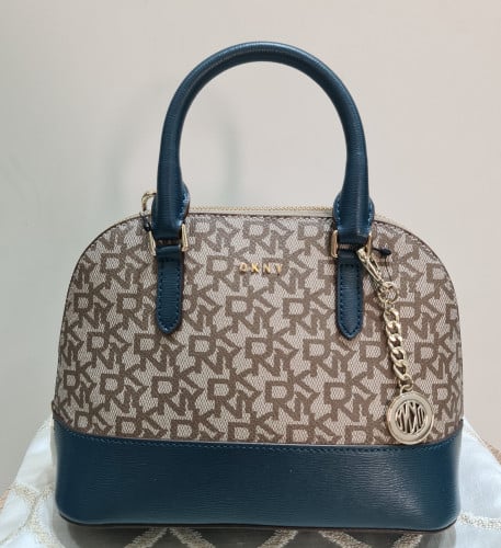 شنطة دكني DKNY لوقو وتركوزا