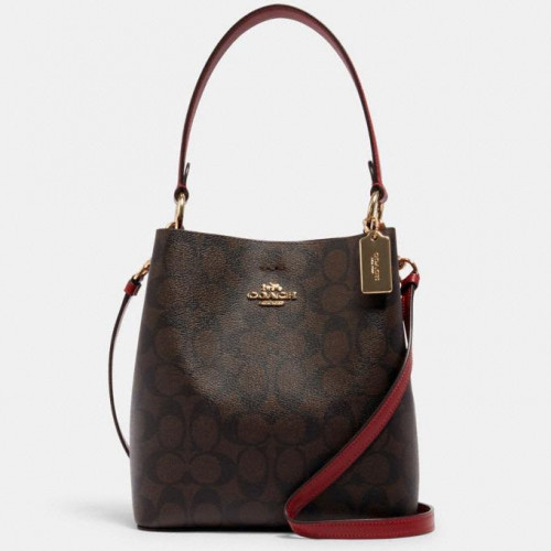 بوكيت تاون صغير من كوتش