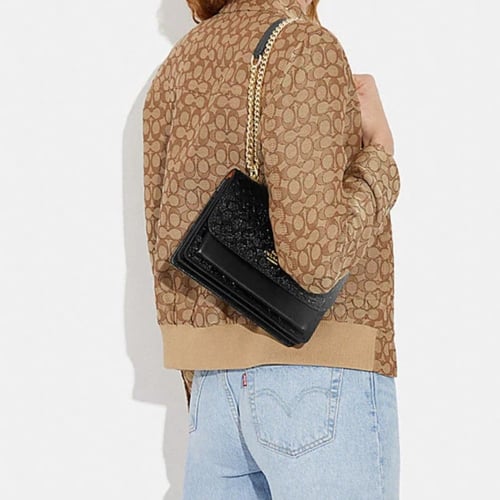 كوتش كلارا بلوقو بارز اسرد