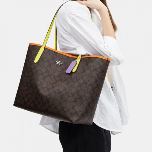شنطة جامعية مميزة من كوتش Coach Tote bag