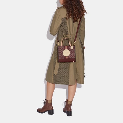 حقيبة يد ديمبسي 22 Dempsey من الجاكار بنقشة ماركة...