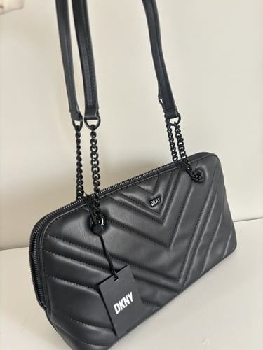 حقيبه DKNY اسود كتف مات