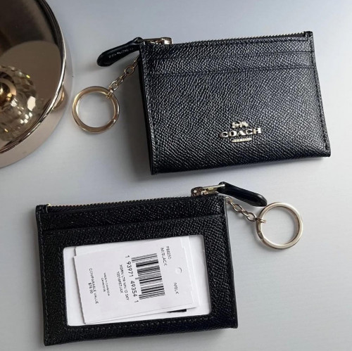 حامل بطاقات مع ميدالية