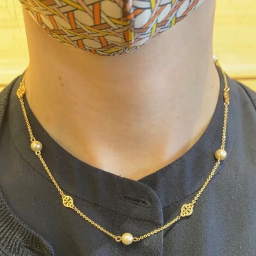 عقد توري بورش لولو قصير