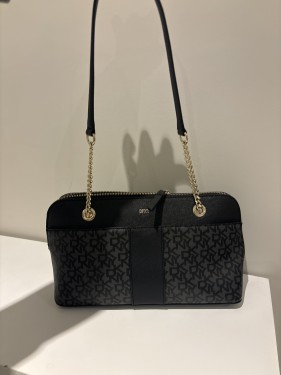 شنطه DKNY كتف أسود