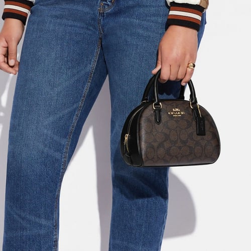 شنطة كوتش سيدني بني غامق بحامل يد