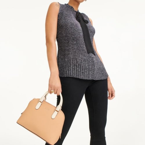 دكني شنطة وسط بمقبض يد (وسط)