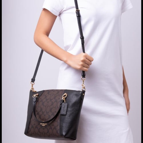 حقيبة "كيسي ساتشل Kacey Satchel" من القماش بنقشة م...