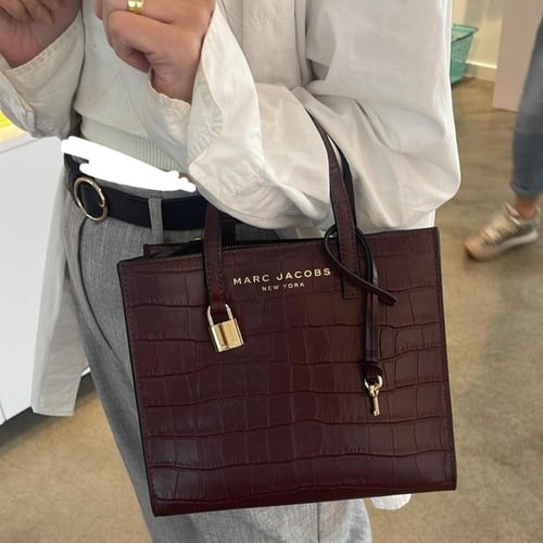 مارك جاكوبس ميني قراند عنابي تمساح