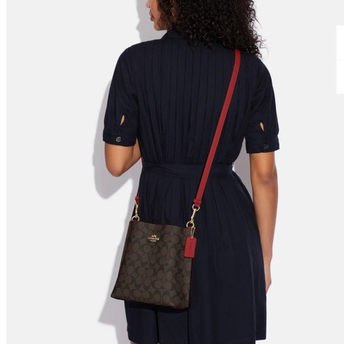 حقيبة كوتش مولي باكت