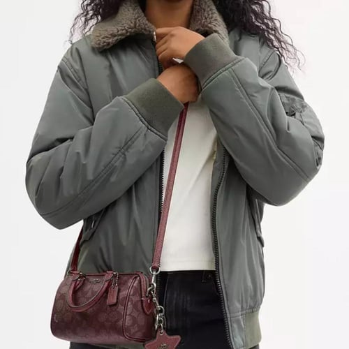 شنطه كوتش عنابي ميني روان بوكس هدايا كوتش