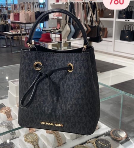 ميني بوكت من مايكل كورس هاردوير ذهبي