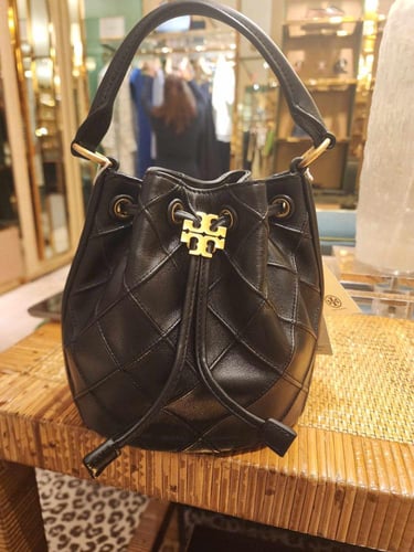 Tory burch باكت اسود من توري بورش