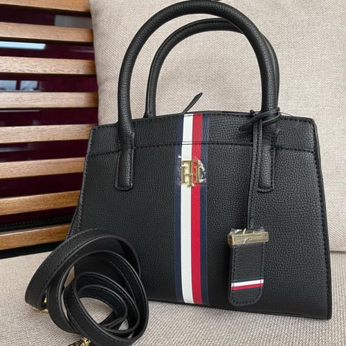 شنط تومي هيلفيقر