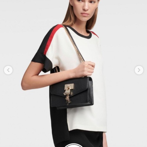 حقيبة DKNY ظرف باللون الاسود