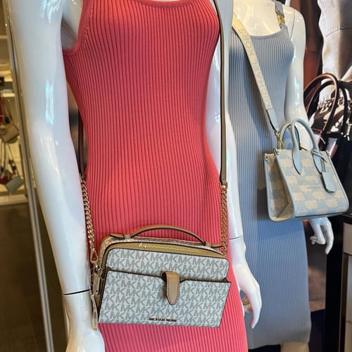 شنطة مايكل كورس كروس جت ست فانيلا بتقسيمات