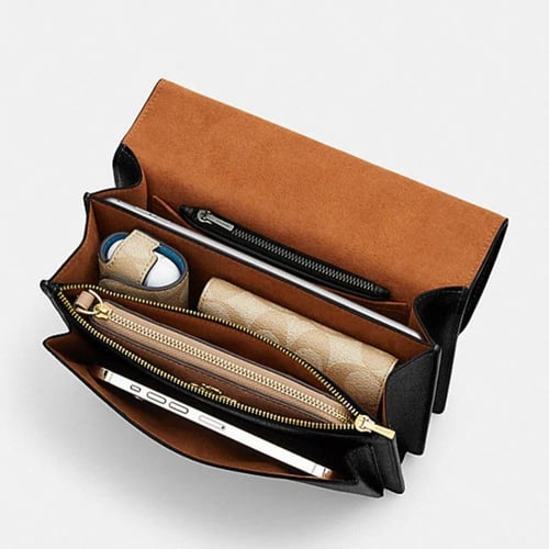 كوتش كلارا بلوقو بارز اسرد