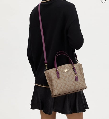 شنطة كوتش مولي بأطراف ملونه تصل خلال 10 ايام عمل