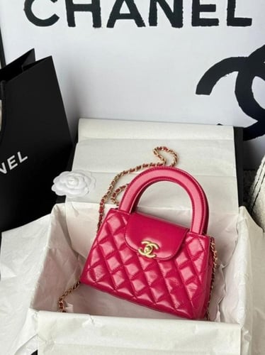 شنطة شانيل من جلد عجل صغيرة