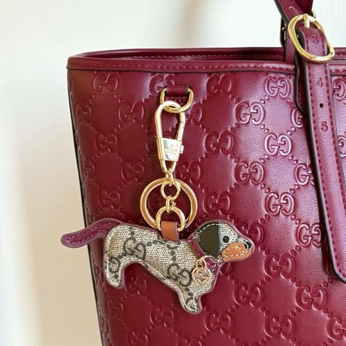 حقيبة كبيرة تناسب الجامعة من غوتشي