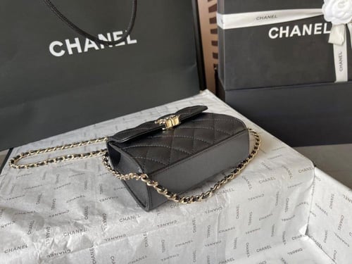 شنطة كلاتش كيلي السوداء بسلسلة ربيع - أسود