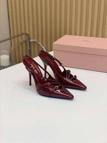 حذاء ميو ميو بجلد لامع - برغندي