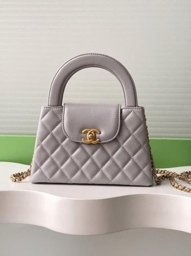 شنطة شانيل من جلد عجل صغيرة