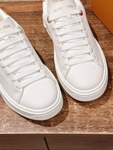 حذاء تايم اوت الرياضي من لويس فيتون