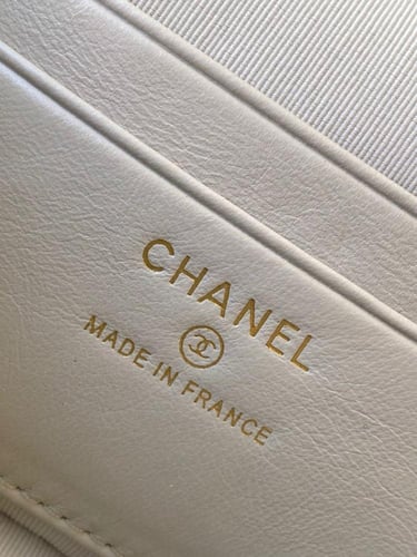 حقيبة شانيل 19 سم أيقونة فخامة