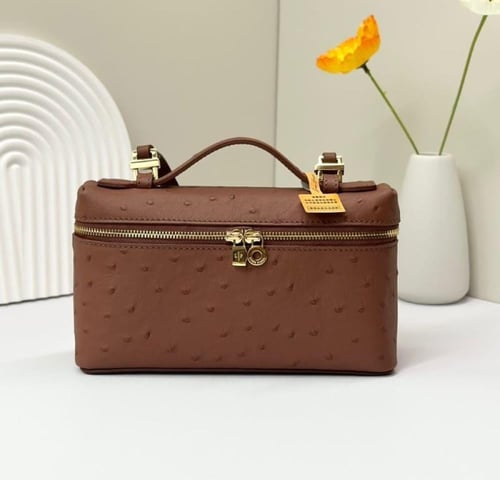 حقيبة مستحضرات تجميل