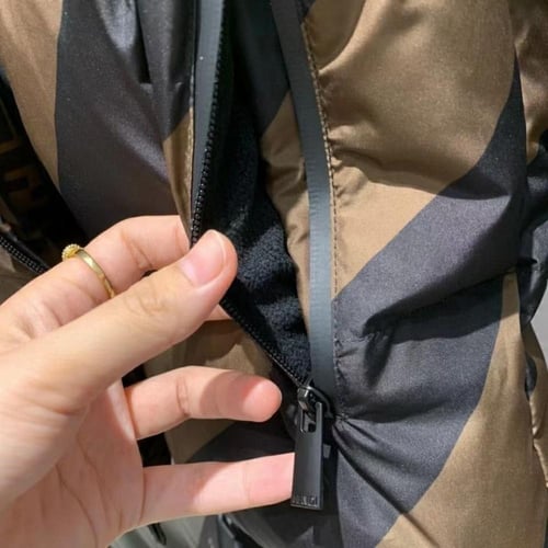 جاكيت فندي الشتوي بأوجه متعددة