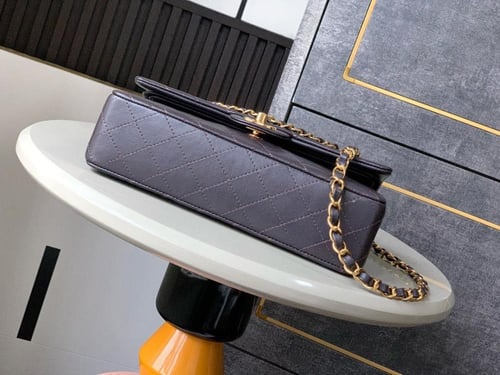 شنطه كتف شانيل عتيقة سبريسو بلاك