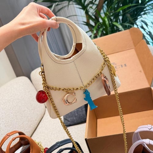 حقيبة لانا شولدر من كوتش - مقاس 19