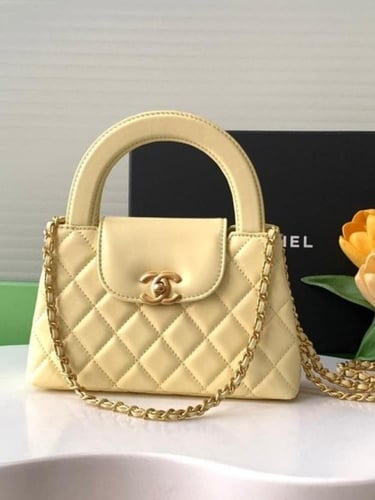 شنطة شانيل من جلد عجل صغيرة