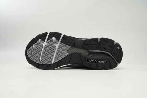 حذاء نيو بالانس الرياضي للجنسين