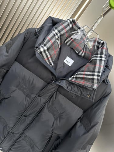 جاكيت بربري المنتفخ الأسود Puffer Jacket