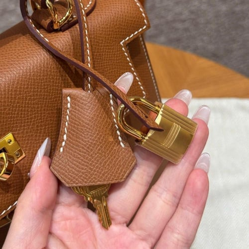 حقيبة هيرمس بتصميم كلاسيكي - Hermes