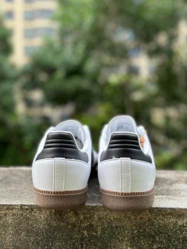 سنيكرز أديداس سامبا ديكون - جلد أبيض كلاسيكي