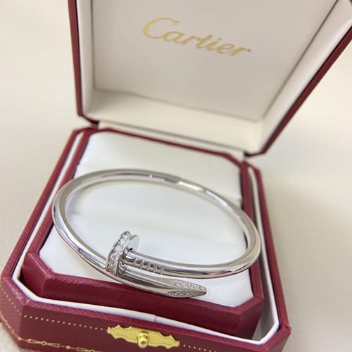 سوار كارتييه بمنحنى مسمار