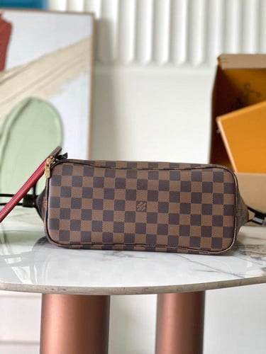 لويس فويتون نيفرفول إم إم قماش دامييه إبيني، لون أ...