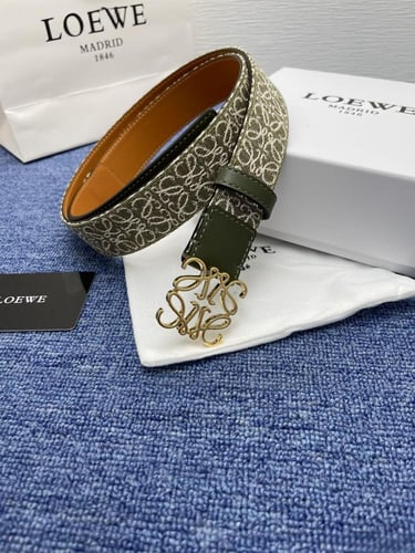 حزام رجلد منقش من لويفي