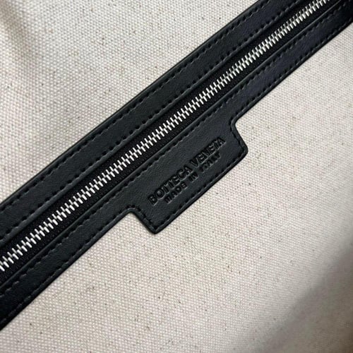 حقيبة بوتيغا فينيتا دافل إنتريتشاتو كابين