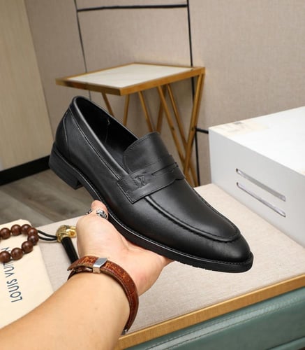 حذاء رجالي كاجوال رسمي LV من الجلد الطبيعي