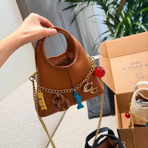 حقيبة لانا شولدر من كوتش - مقاس 19