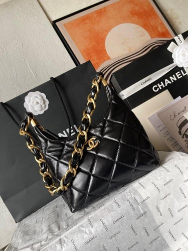 شنطة هوبو شانيل الصغيرة