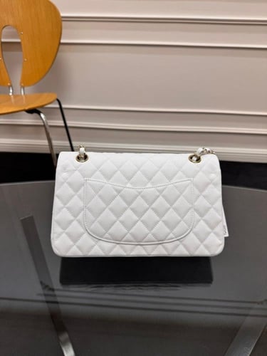 شانيل كلاسيك فلاب متوسطة مع هاردوير ذهبي