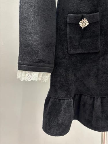 فستان شنيل أسود قصير من سيلف بورتريه